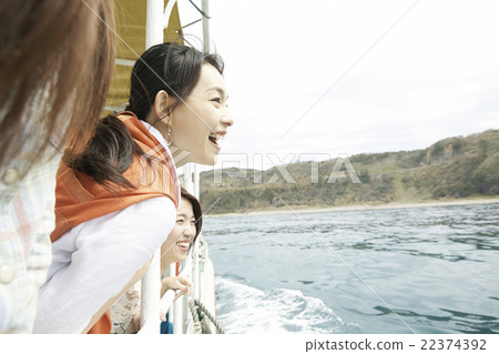 一個女人享受旅行 22374392