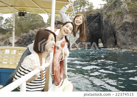 A woman enjoying traveling A woman enjoying traveling 22374515