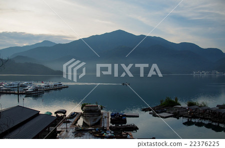 Taiwan Sun Moon Lake Nantou County Fish Ikehiga Morning fog Taiwan Sun Moon Lake Nantou County Fish Ikehiga Morning fog 22376225