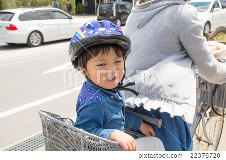 父母在輕井澤騎自行車 22376720