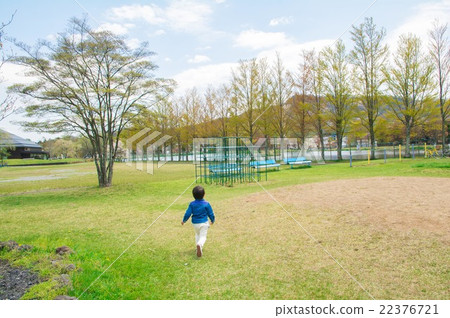 Running boy 22376721