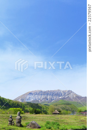 Tottori ken新鮮的綠色·春天大山和藍天 22379567