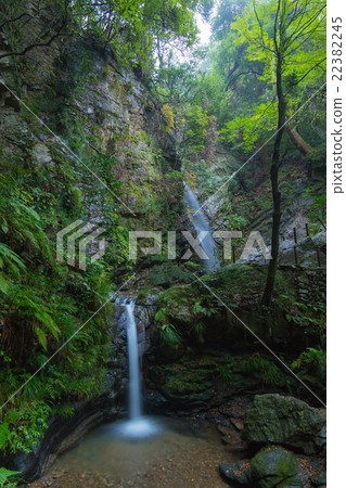 雙層瀑布 22382245