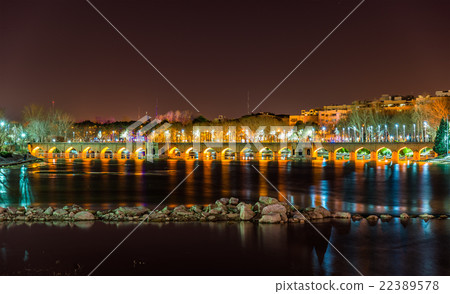 Joubi Bridge on the Zayanderud river in Isfahan - Joubi Bridge on the Zayanderud river in Isfahan - 22389578