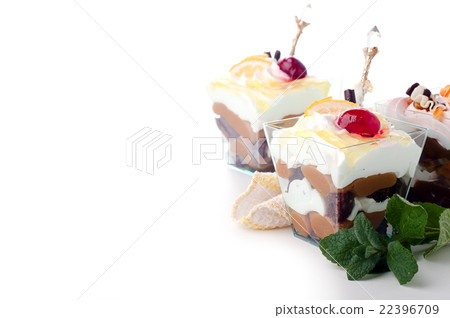 Healthy  dessert with creamy yoghurt layered  22396709