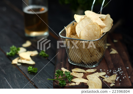 Crispy potato chips 22396804