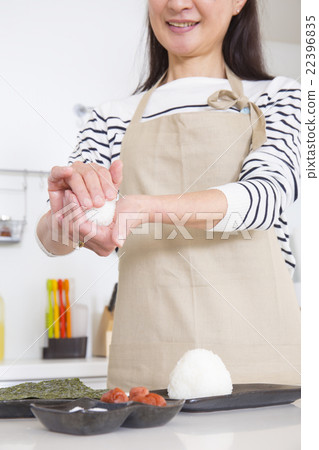 Rice ball grasping image Rice ball grasping image 22396835