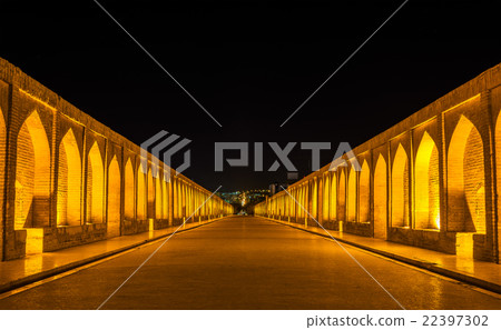 Allahverdi Khan Bridge (Si-o-seh pol) in Isfahan 22397302