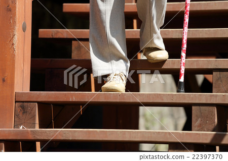 高級女人下樓梯 22397370