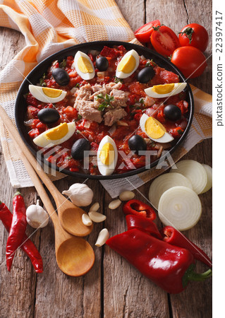 Tunisian tuna salad with grilled vegetables Tunisian tuna salad with grilled vegetables 22397417