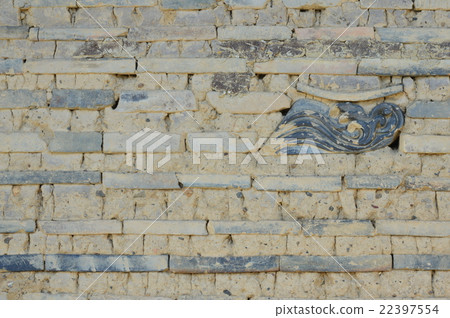 Wall embedded with roof tiles (Kao / Kagoshima-ku Sakaokitibori-cho, Kyoto City) Wall embedded with roof tiles (Kao / Kagoshima-ku Sakaokitibori-cho, Kyoto City) 22397554