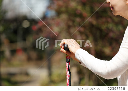 Senior women cane hand 22398336