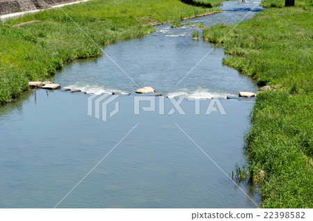 本莊河的墊腳石 本莊河的墊腳石 22398582