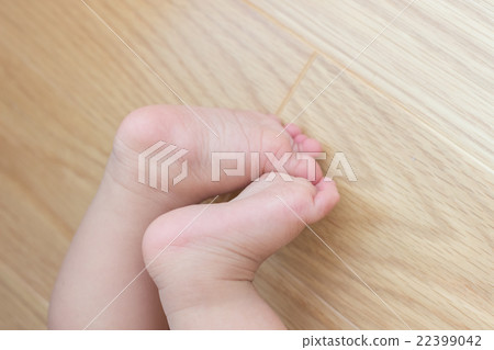 baby, infant, feet 22399042