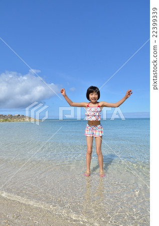 喜歡游泳的女孩 喜歡游泳的女孩 22399339