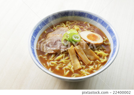soy source ramen  22400002