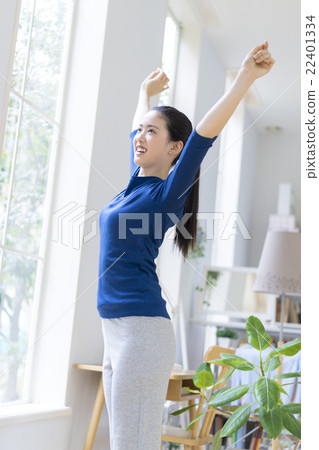 20多歲的女性伸展 22401334