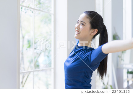 20多歲的女性伸展 20多歲的女性伸展 22401335