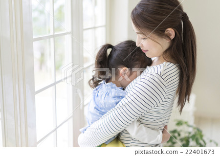 Japanese mother and daughter Japanese mother and daughter 22401673