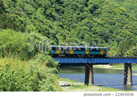 水郡線“新綠樹與水郡線” 22403056