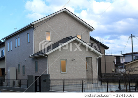 兩層新建的房子 兩層新建的房子 22410165