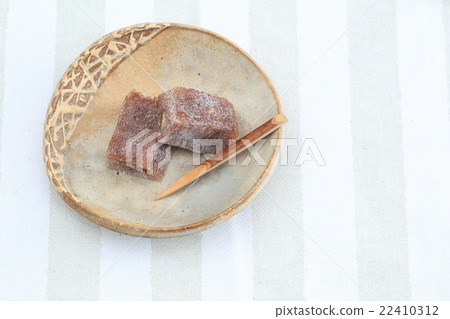 Handmade walnut Yushi 22410312