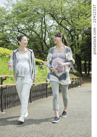 Maternity Friends Maternity Friends 22412337