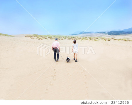 Let's go to the dunes Let's go to the dunes 22412936