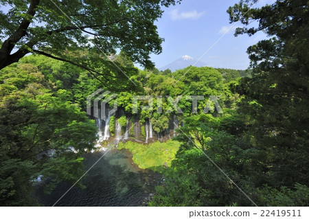 富士山和白海瀑布和彩虹（靜岡縣） 22419511