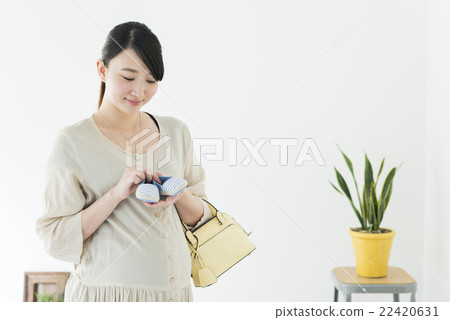 Maternity Friends 22420631