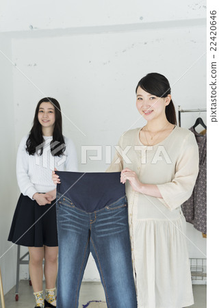 Maternity Friends Maternity Friends 22420646