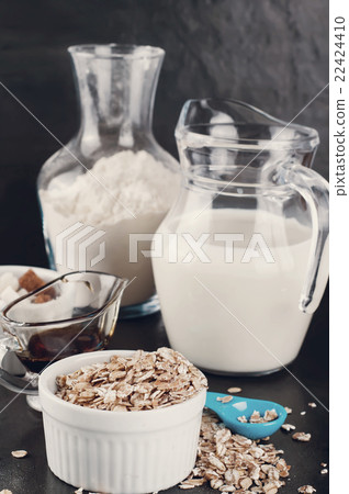 Oatmeal porridge with  glass of milk  22424410
