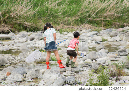 孩子們在川原玩 22426224