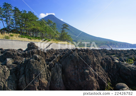 Roped basalt and Mt. Kaido 22426782