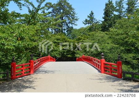 Hirosaki Castle's "Cedar Bridge" (Hirosaki Park / Hirosaki City, Aomori Prefecture) 22428708