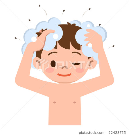 洗她的頭髮的男孩用shiragishment香波 22428755
