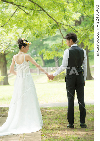 Casual wedding 22431433