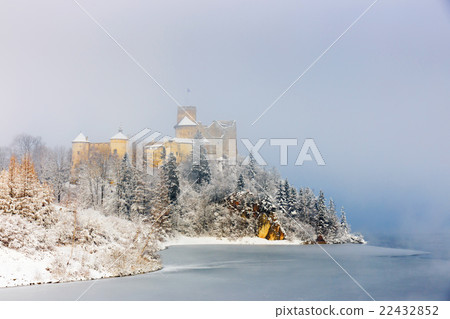Beautiful view of Niedzica castle, Poland, Europe Beautiful view of Niedzica castle, Poland, Europe 22432852