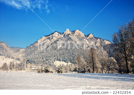 Winter Landscape In Pieniny Mountains, Poland Winter Landscape In Pieniny Mountains, Poland 22432854