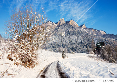 Winter Landscape In Pieniny Mountains, Poland 22432860