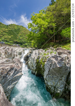 崇拜瀑布 崇拜瀑布 22435134