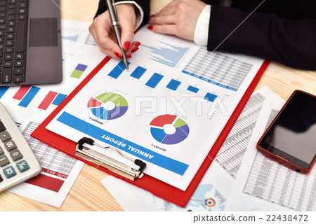 woman hand checks start up report woman hand checks start up report 22438472
