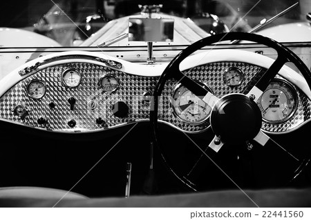 一輛著名汽車的老汽車 22441560