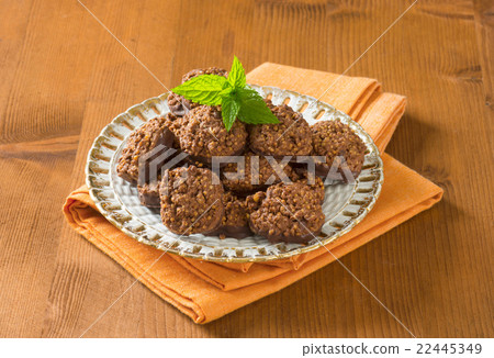 Organic Quinoa Chocolate Cookies Organic Quinoa Chocolate Cookies 22445349