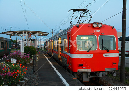 Gyeonnam train which is stopped at Yuanan Etao station Gyeonnam train which is stopped at Yuanan Etao station 22445955