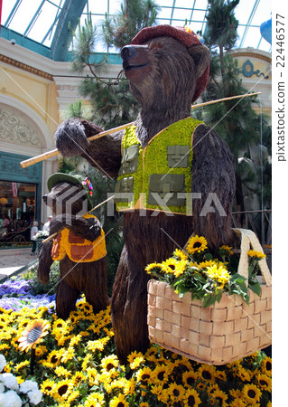 Miniature model locomotive.. 22446577