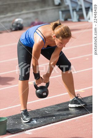 Kettle bell swing Kettle bell swing 22448489
