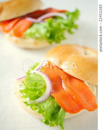 Smoked salmon and cream cheese bagel sandwich Smoked salmon and cream cheese bagel sandwich 22452265