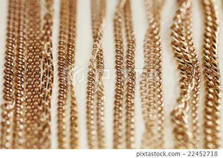 Showcases, gold, chain, close-up 22452718