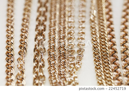 Showcases, gold, chain, close-up 22452719
